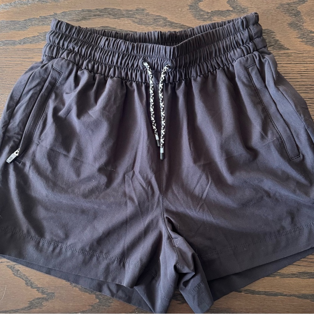 Like New Athleta Girls Play More Shorts